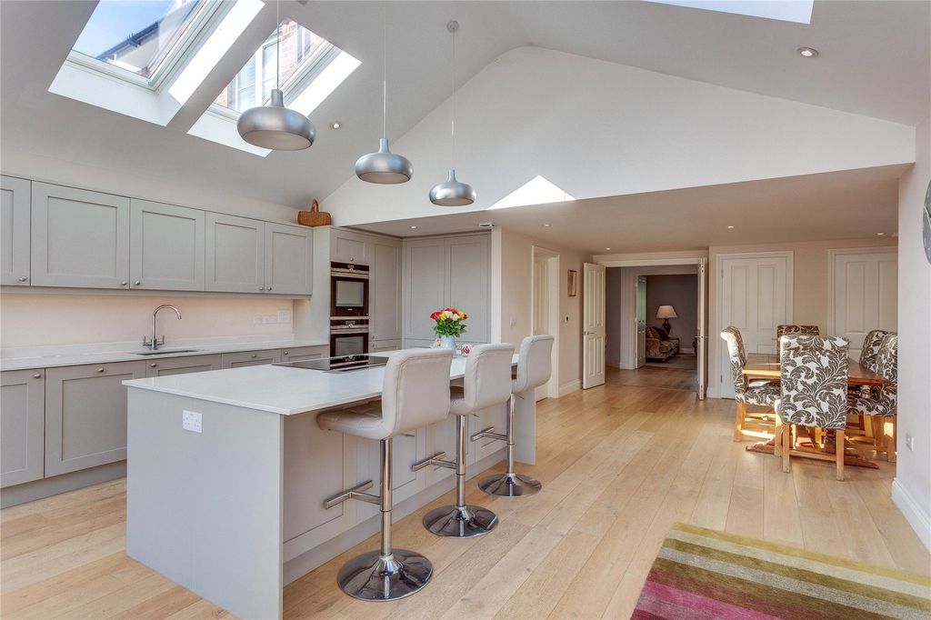 Property photo 3 of 24 Kitchen/Dining