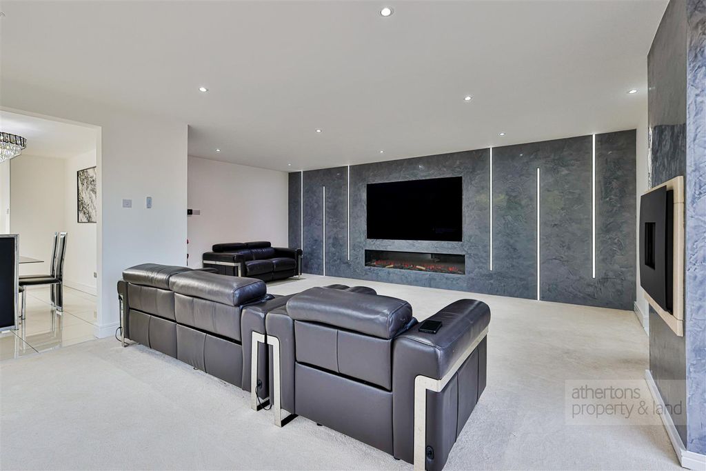 Property photo 3 of 38