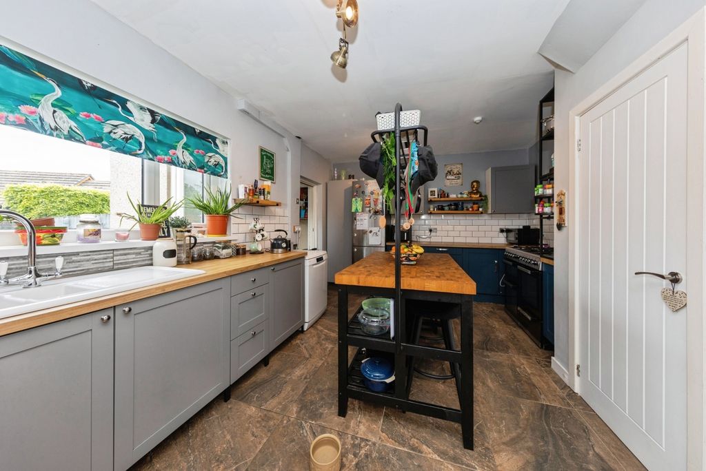 Property photo 3 of 24 Pbox-Img.Jpg