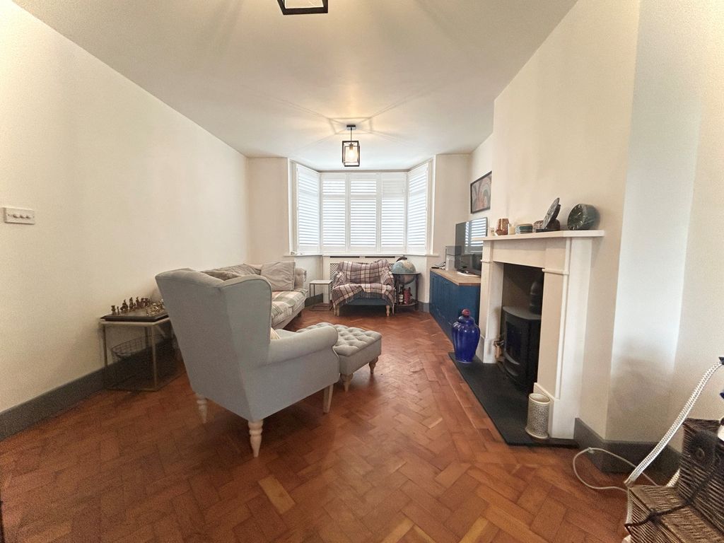 Property photo 2 of 19 14