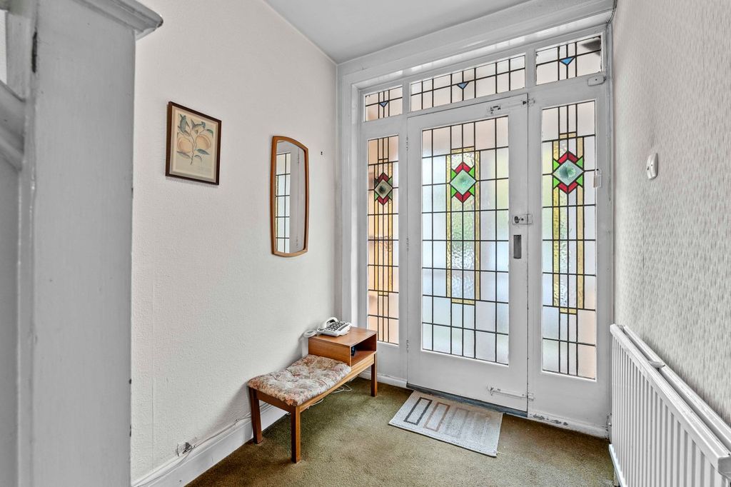 Property photo 3 of 28