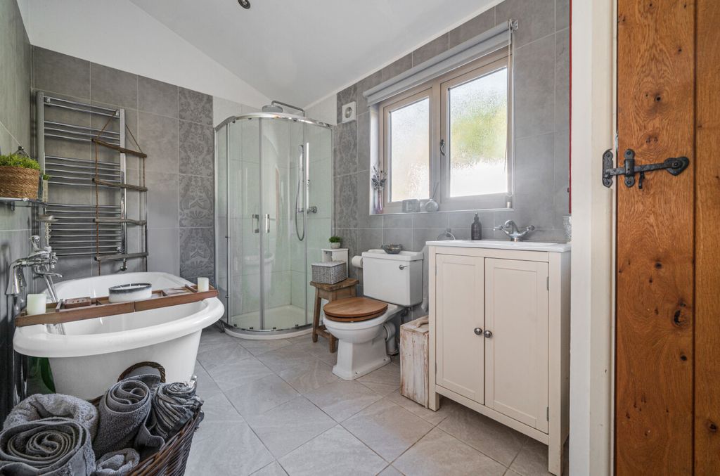 Additional image 12 of 3 bed detached bungalow for saleBoston Lane, Hinton-On-The-Green, Evesham WR11