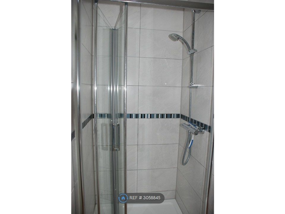 Property photo 3 of 6 Shared  Bathroom