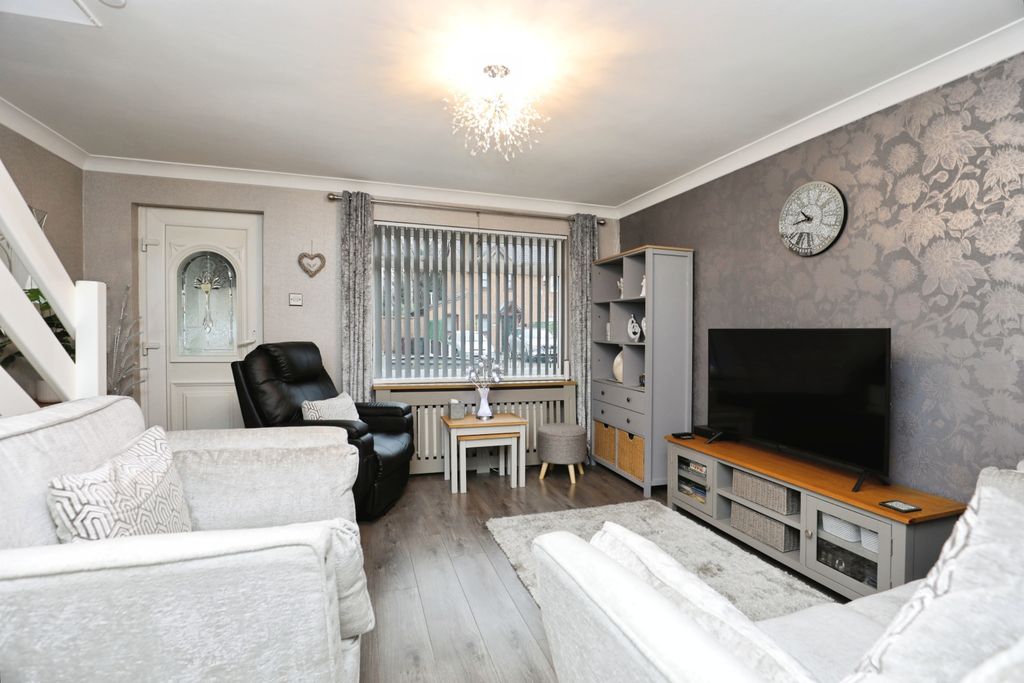 Property photo 2 of 15 Lounge