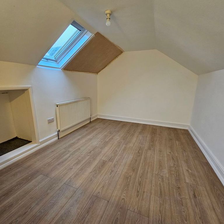 Property photo 3 of 5 Bedroom One