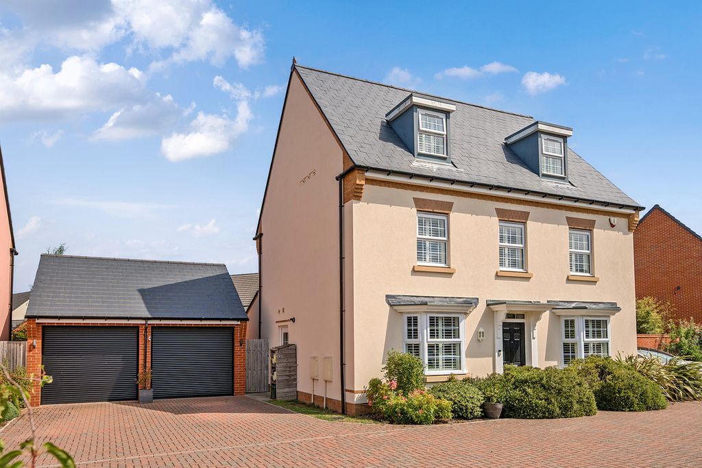 Property photo 1 of 18