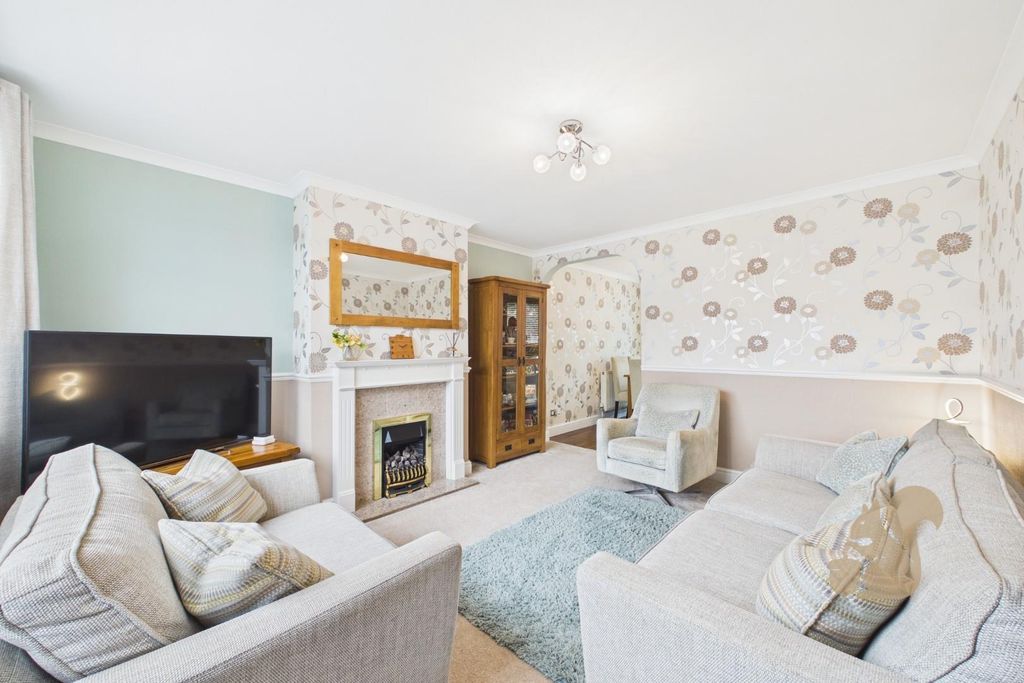 Property photo 3 of 21 Cam01659G0-Pr0775-Still010.Jpg