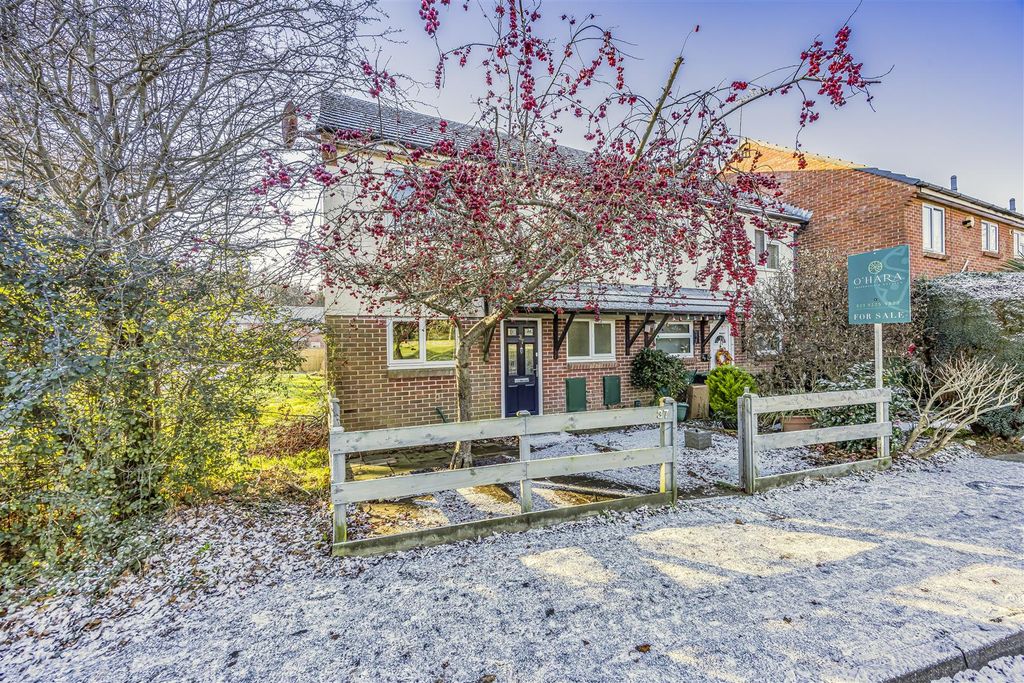 Property photo 1 of 23 37 Springwood Avenue, Waterlooville-Porticomarketi