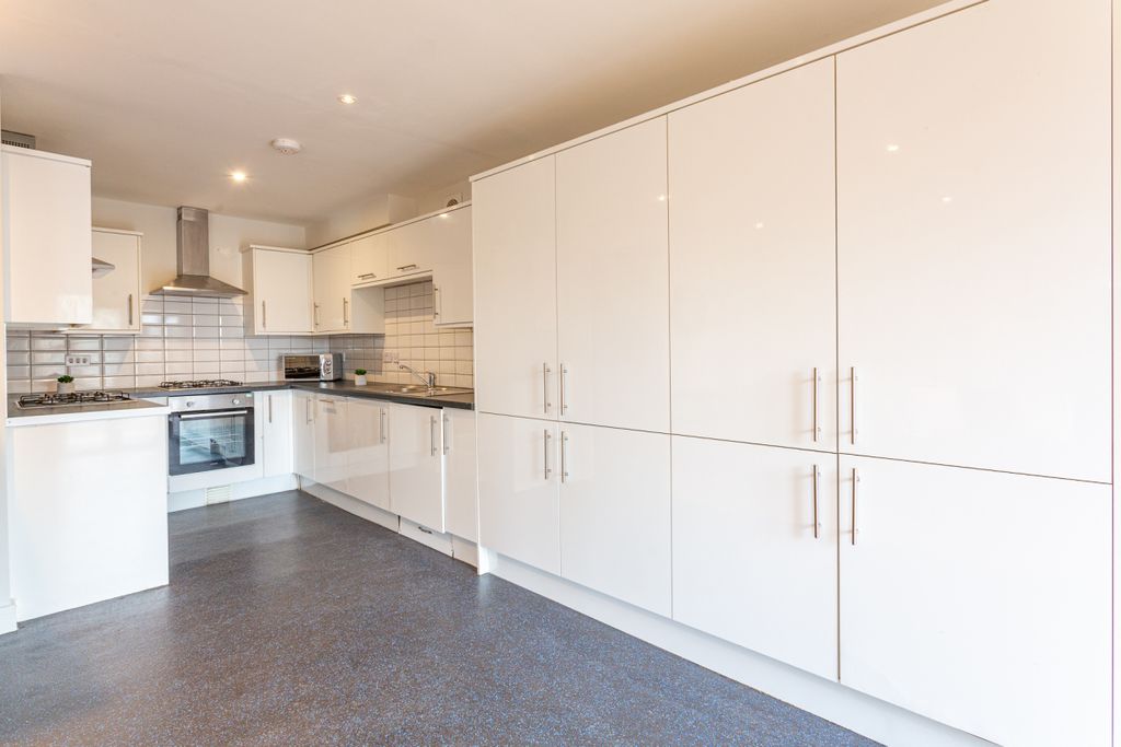 Property photo 3 of 20 St Hilds Flat 5 Kitchen 2