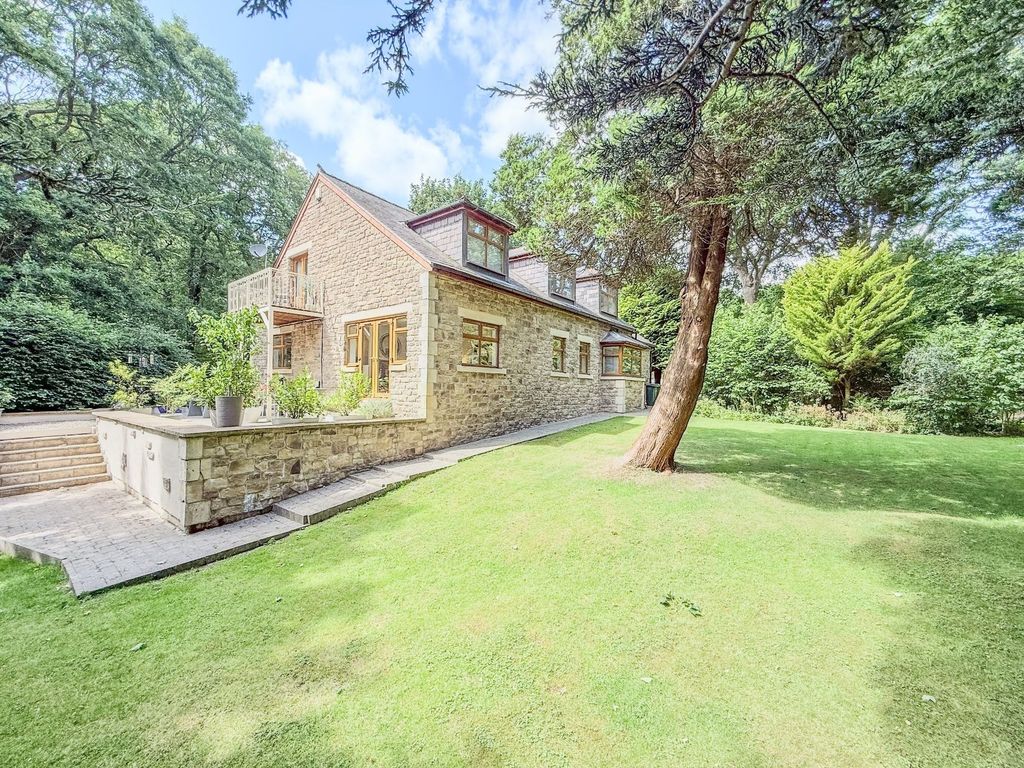 Property photo 1 of 15 External