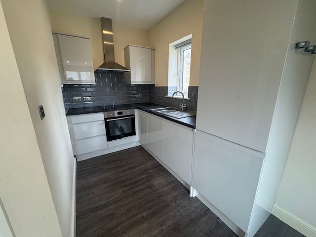 Property photo 3 of 13 Entrance Porch