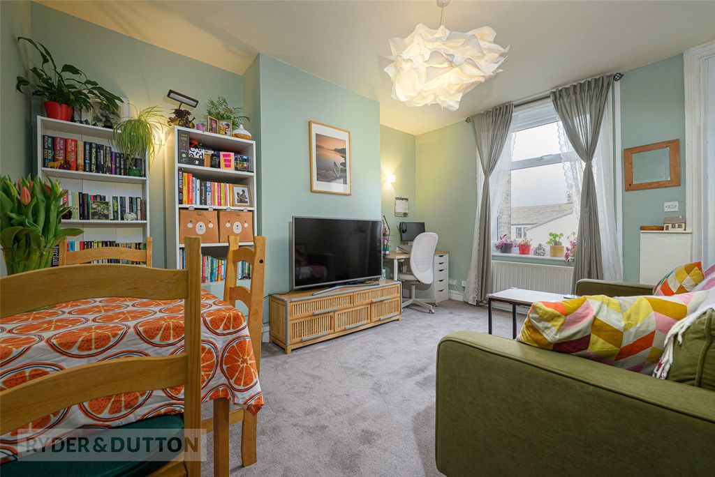 Property photo 2 of 16 Picture No. 11