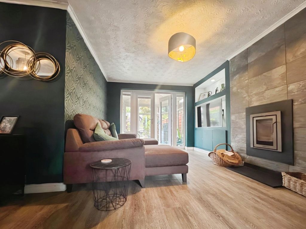 Property photo 2 of 18 202A7c46-Vcru3307.Jpg
