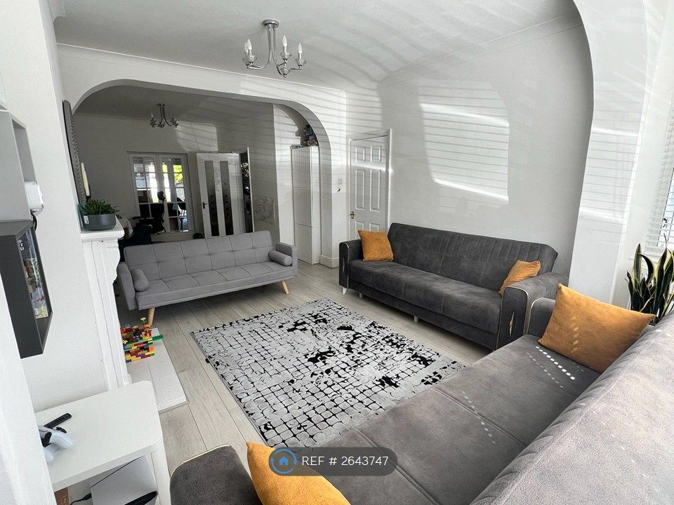 Property photo 3 of 35