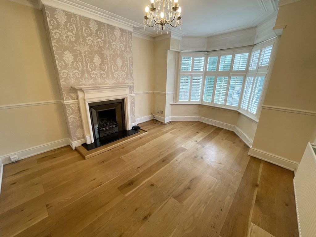 Property photo 3 of 32