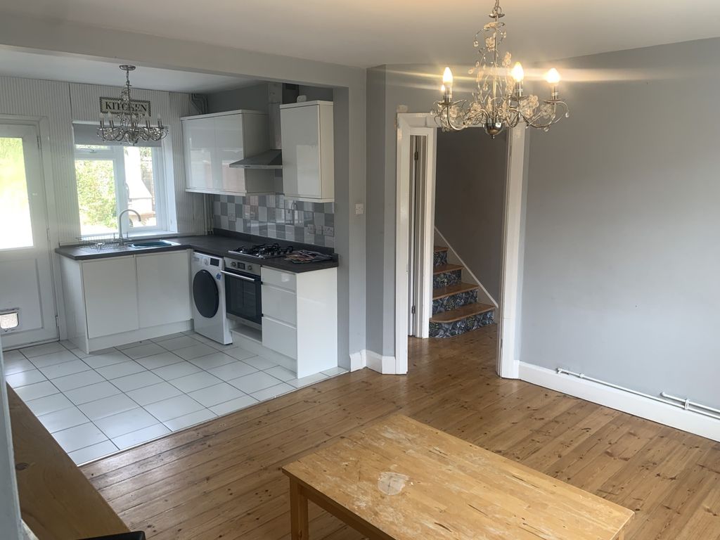 Property photo 2 of 13 1