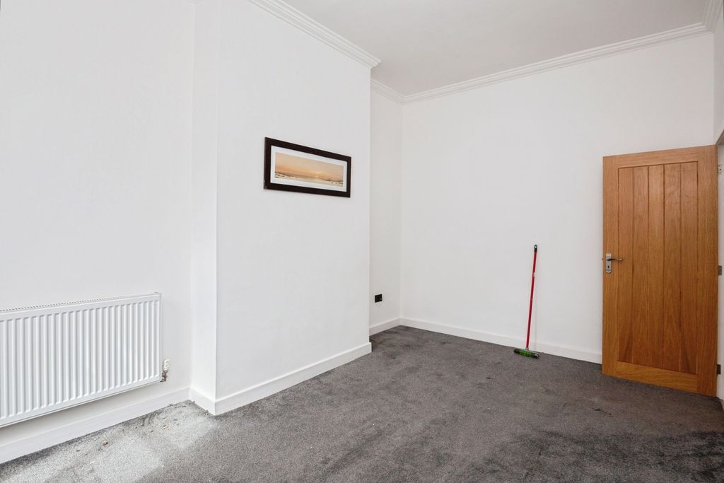 Property photo 2 of 17 Photo