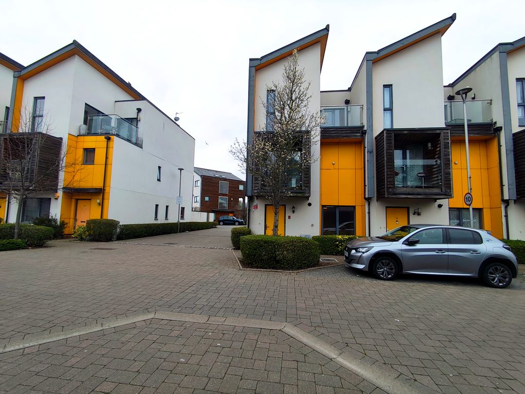 Property photo 1 of 21 Front