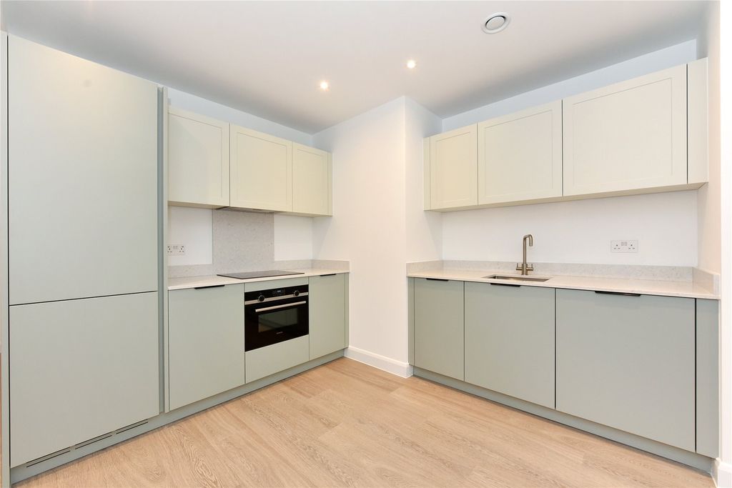 Property photo 2 of 9 Kitchen