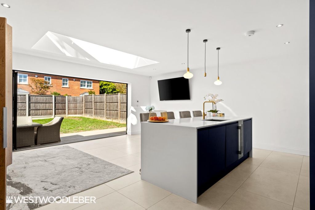 Property photo 3 of 31 Haileygardens_1.Jpg