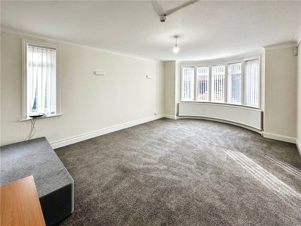 Property photo 1 of 14 Room 4
