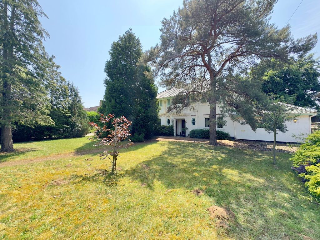 Property photo 2 of 24