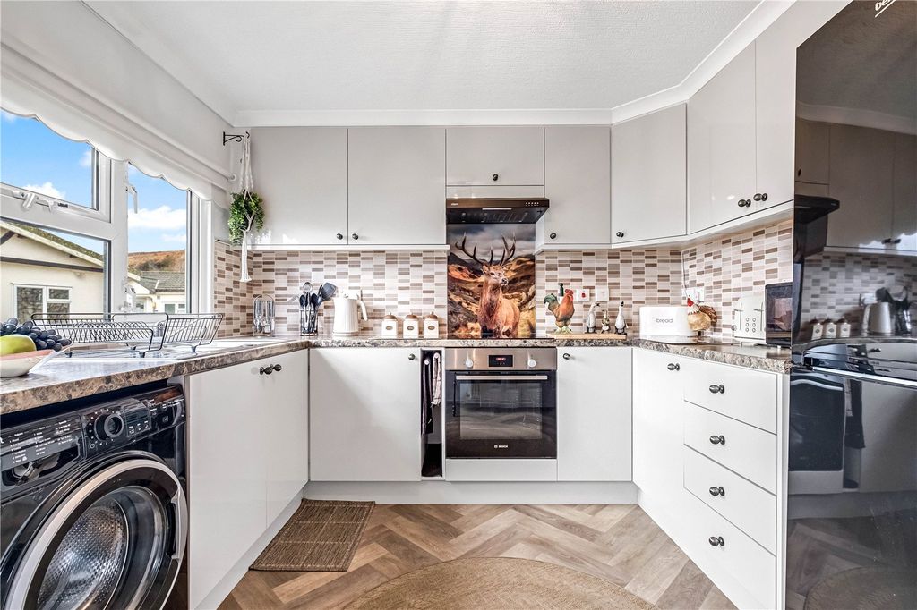 Property photo 3 of 30 Kitchen