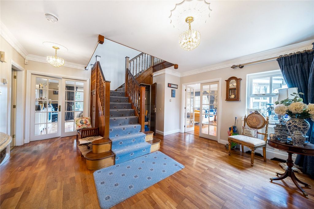 Property photo 2 of 29 Entrance Hall