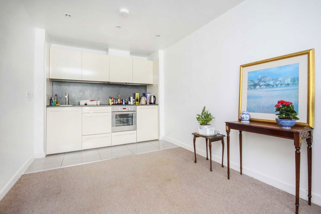 Property photo 3 of 4