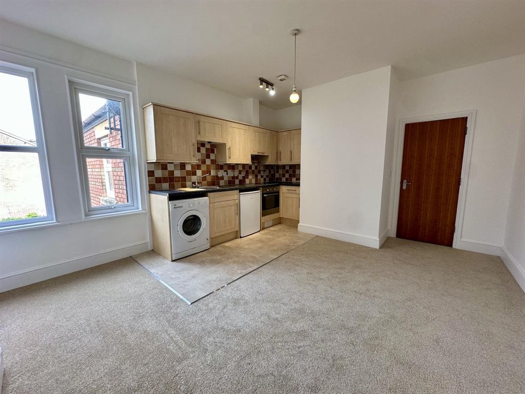 Property photo 3 of 9 4.Jpg