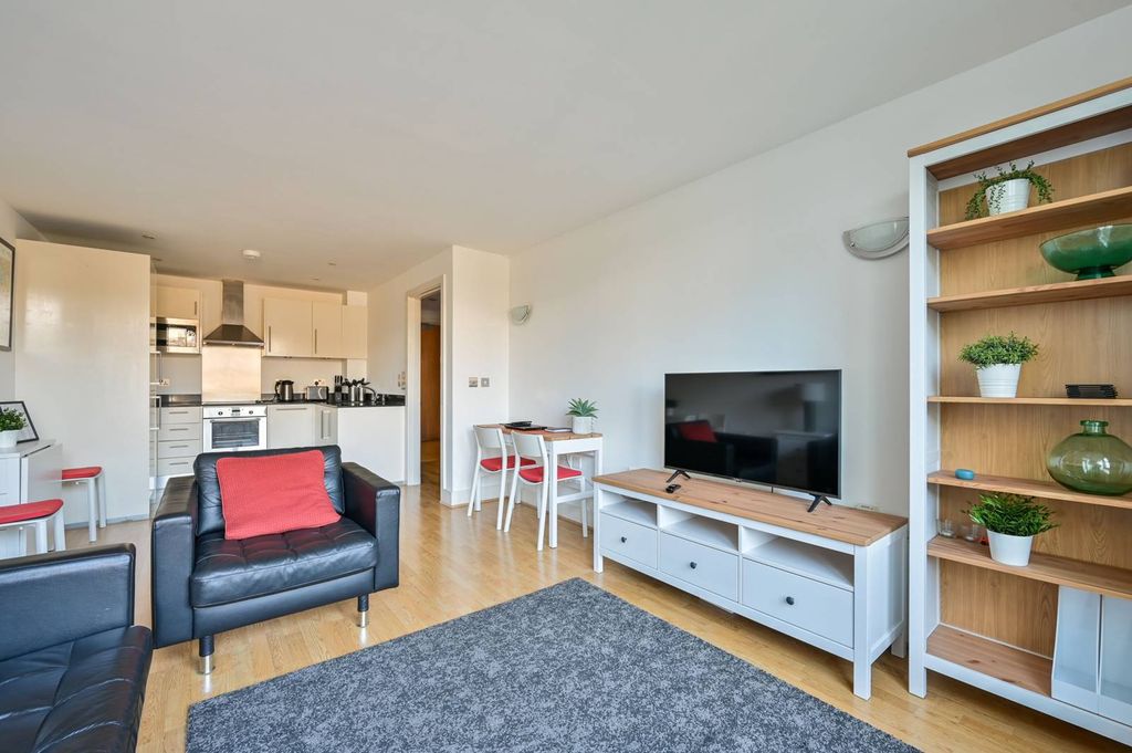 Property photo 2 of 9