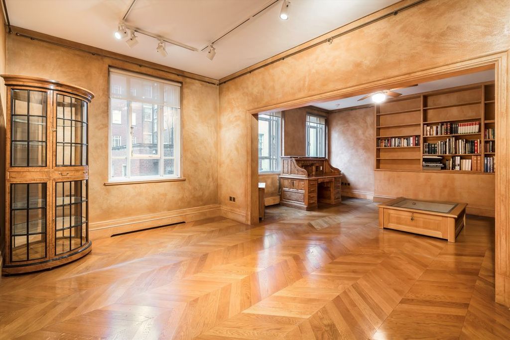 Property photo 3 of 8