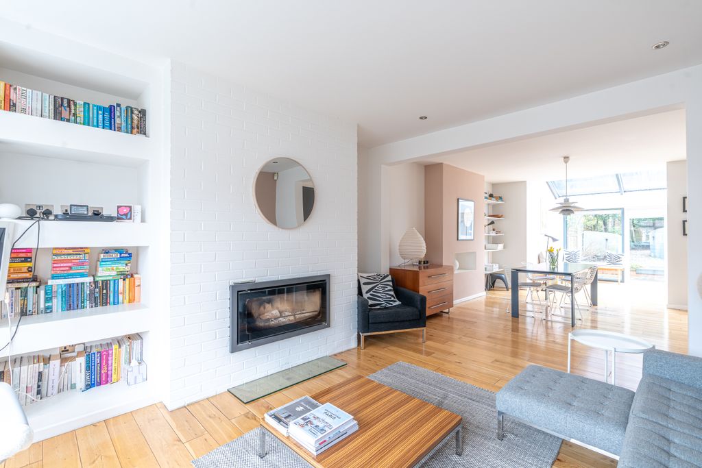 Property photo 3 of 37 Beckettsparkdrive11