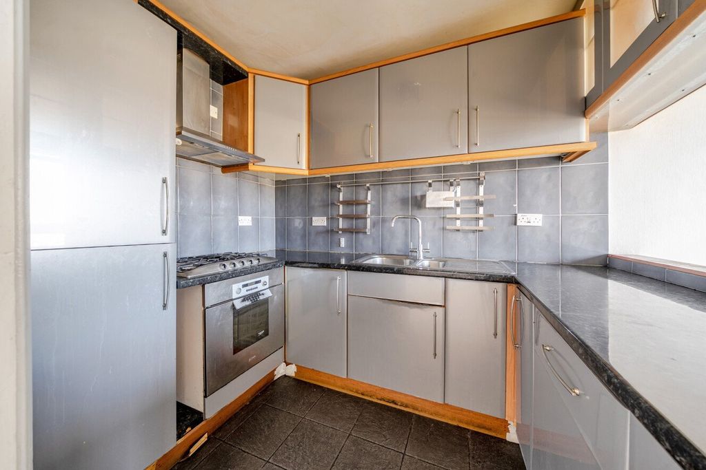 Property photo 2 of 16 Picture No. 01