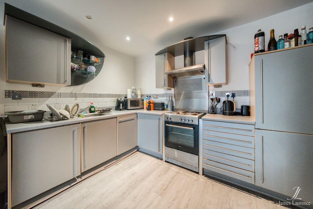 Property photo 3 of 12 Xt5A1959-Hdr(3)