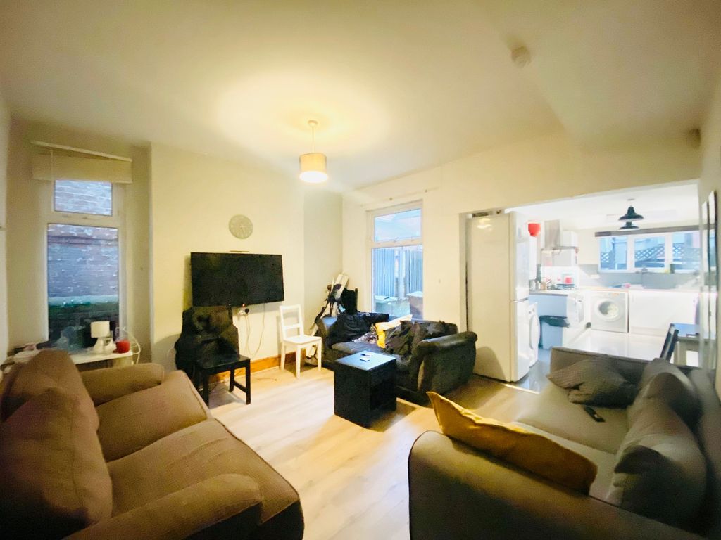 Property photo 3 of 11