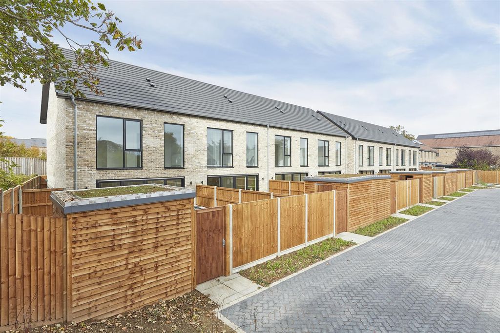 Property photo 1 of 25 Shelford_Road_Trumpington_1510240044.Jpg