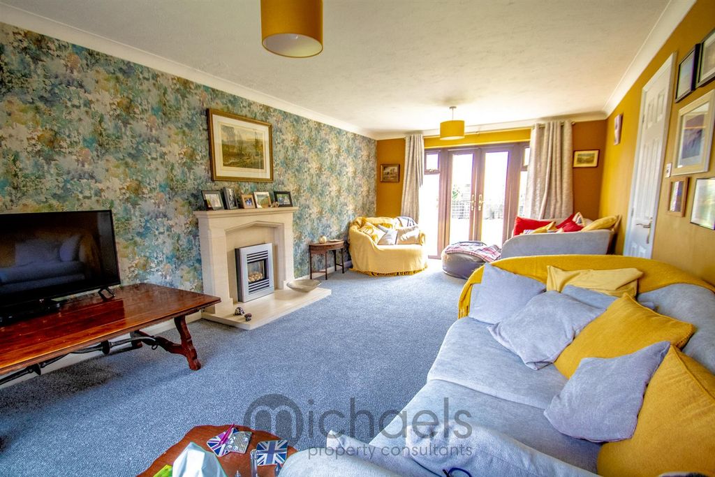 Property photo 2 of 20