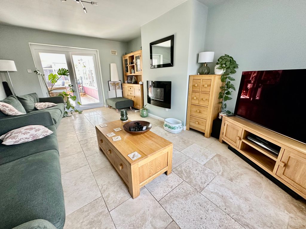 Property photo 3 of 26 Img_6474
