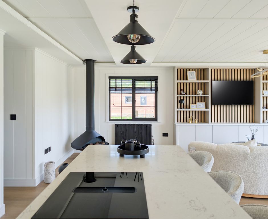 Property photo 3 of 27