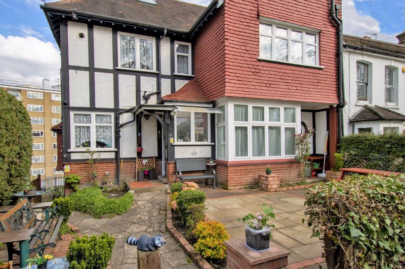 Property photo 1 of 10 External