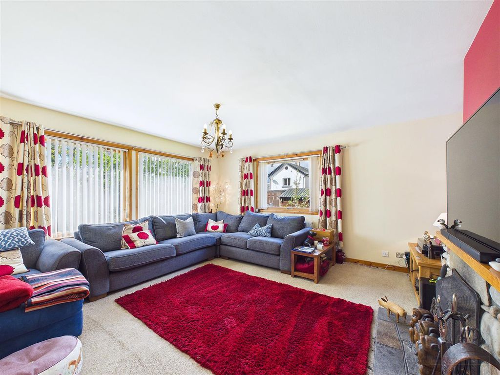 Property photo 2 of 24 Sitting Room