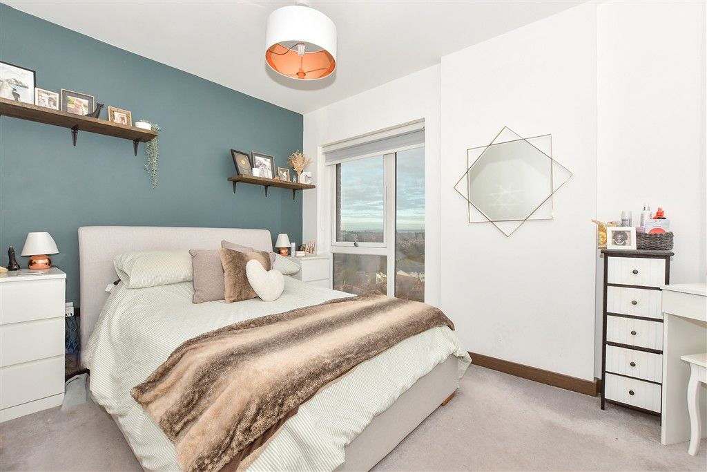 Property photo 3 of 9 Bedroom