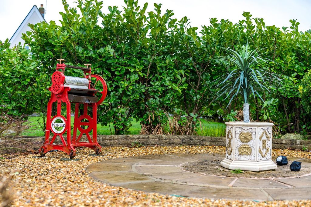 Property photo 3 of 30