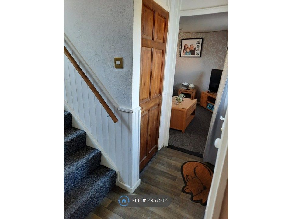 Property photo 3 of 28