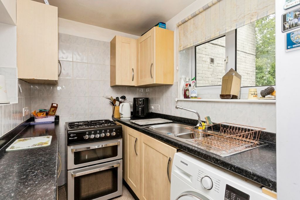 Property photo 3 of 17 Photo