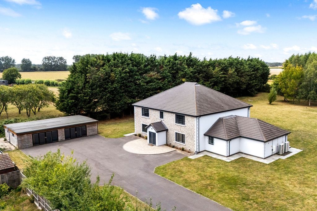 Property photo 1 of 41