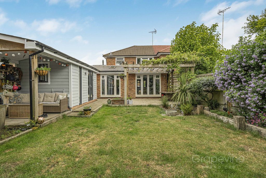Property photo 2 of 42