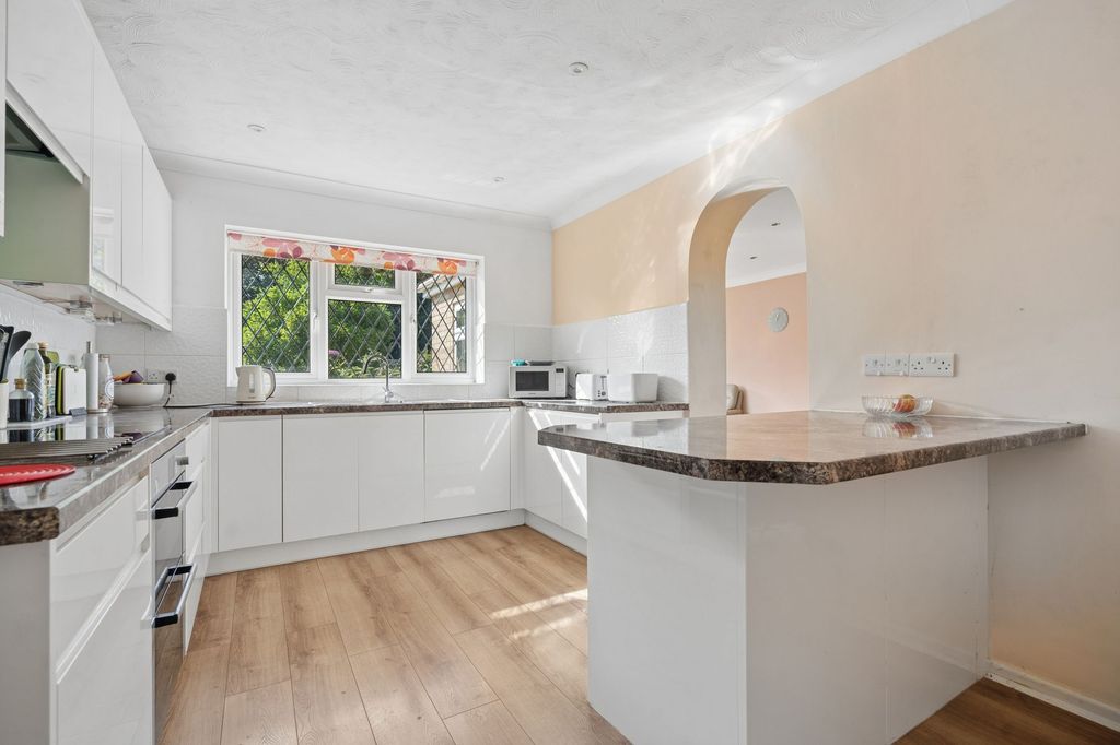 Property photo 2 of 17