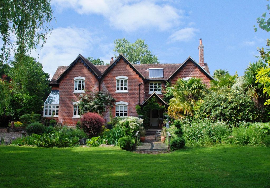 Property photo 2 of 30